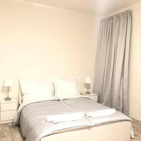 S&s Riverside Apartment